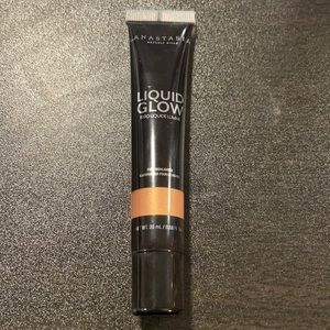 Anastasia Beverly Hills liquid glow
